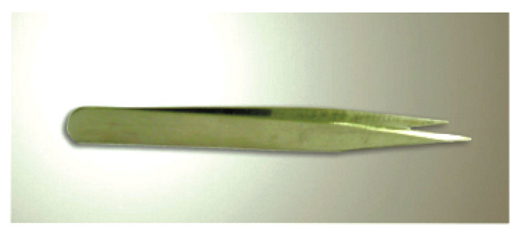 Tweezers