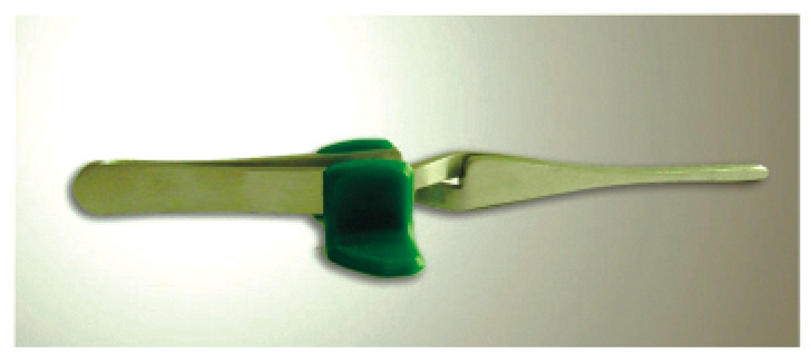 Tweezers